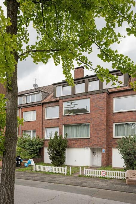 - Cozy Apartment In The Heart Of Duisburg With New York Design & Betten & Sofa - 5 Mins Central Station Hbf - Big Tv & Wifi -- Ngoại thất bức ảnh